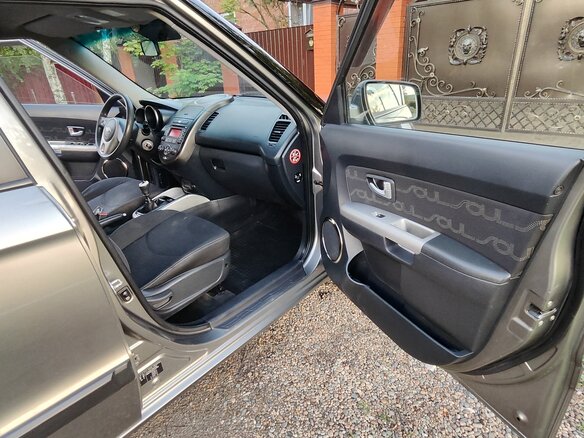 2013 Kia Soul I Рестайлинг, серебристый, 770000 рублей - вид 8