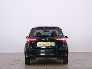 2018 Toyota Vitz III (XP130) Рестайлинг 2, чёрный, 889000 рублей, вид 5