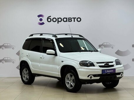 2018 Chevrolet Niva I Рестайлинг, белый, 820000 рублей, вид 3