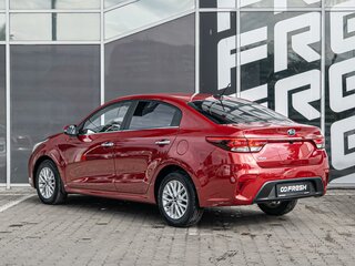 2019 Kia Rio IV, красный, 1590000 рублей, вид 2