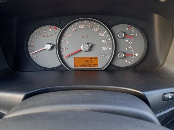 2007 Kia Carens II (UN), чёрный, 500000 рублей - вид 12