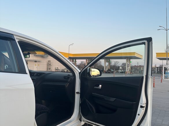 2013 Kia Rio 4-speed III, белый, 780000 рублей - вид 14