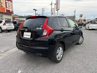 2017 Honda Fit III Рестайлинг, чёрный, 789000 рублей, вид 4
