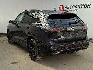 2026 Volkswagen Tiguan L Pro III (China Market), чёрный, 4650000 рублей, вид 3