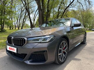 2021 BMW 5 серии 520d xDrive VII (G30/G31/G38) Рестайлинг, серый, 5200000 рублей, вид 3