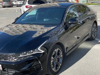 2021 Kia K5 III, чёрный, 2500000 рублей, вид 2