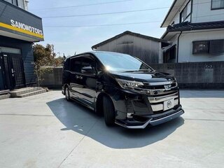 2021 Toyota Noah III (R80) Рестайлинг, чёрный, 1755017 рублей, вид 4