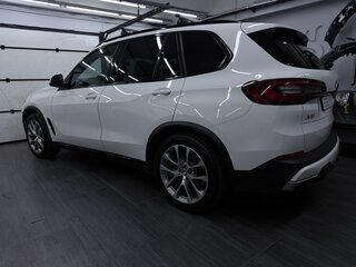 2019 BMW X5 40i IV (G05/G18), белый, 4600000 рублей, вид 2
