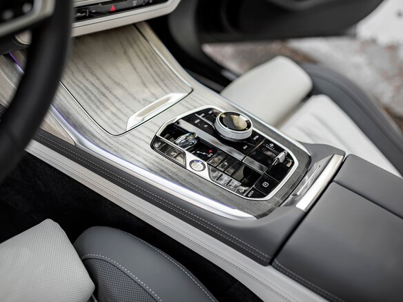 2026 BMW X7 40d I (G07) Рестайлинг, серый, 18190000 рублей - вид 15