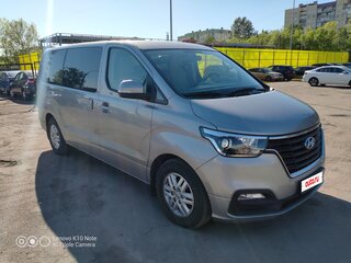 2018 Hyundai H-1 II Рестайлинг 2, серый, 2280000 рублей, вид 1