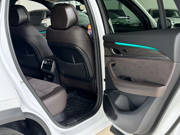 2026 Geely Monjaro I Рестайлинг, белый - вид 21