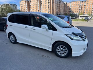 2010 Honda Freed I, белый, 830000 рублей, вид 5