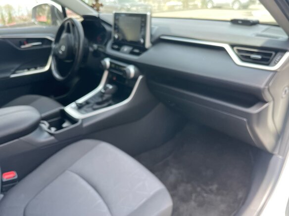 2019 Toyota RAV4 V (XA50), белый, 3200000 рублей - вид 6