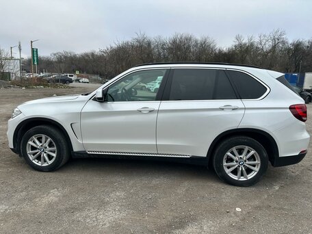 2017 BMW X5 25d III (F15), белый, 3950000 рублей, вид 3