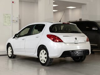 2011 Peugeot 308 I Рестайлинг, белый, 550000 рублей, вид 4