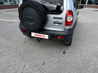 2013 Chevrolet Niva I Рестайлинг, серебристый, 645000 рублей, вид 5
