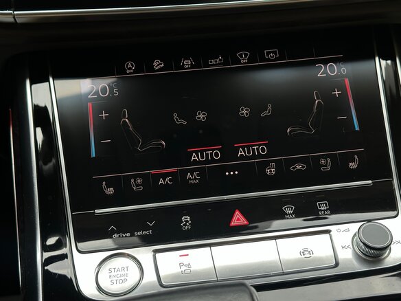2018 Audi Q8 55 TFSI I (4M), синий, 3900000 рублей - вид 22