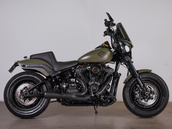 2021 Harley-Davidson Fat Bob, зелёный - вид 2