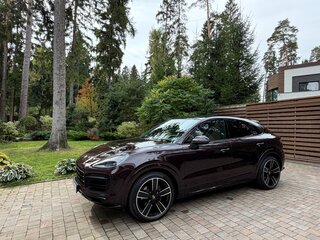 2022 Porsche Cayenne III, коричневый, 9999999 рублей, вид 1