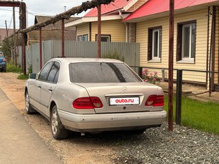 1995 Mercedes-Benz E-Класс 230 II (W210, S210), серебристый, 250000 рублей, вид 4