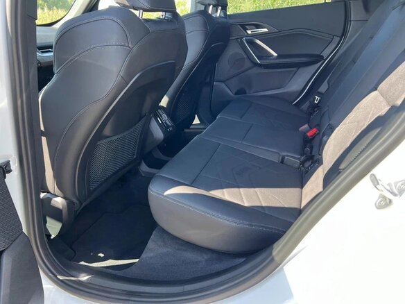 2022 BMW X1 18i sDrive III (U11/U12), белый - вид 12