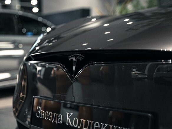 2019 Tesla Model S Performance I Рестайлинг, серый - вид 1