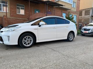 2013 Toyota Prius III Рестайлинг (XW30), белый, 1200000 рублей, вид 5