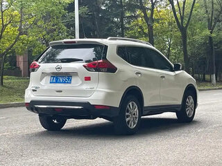 2023 Nissan X-Trail III Рестайлинг, белый, 1750000 рублей, вид 5
