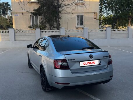 2019 Skoda Octavia III (A7) Рестайлинг, серебристый, 2100000 рублей, вид 3