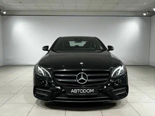 2017 Mercedes-Benz E-Класс 200 V (W213, S213, C238), чёрный, 2925000 рублей, вид 2