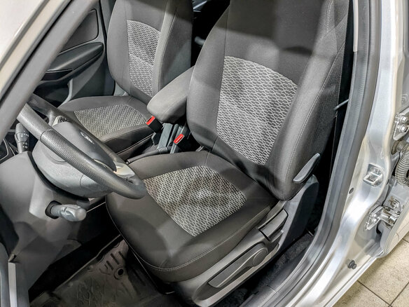 2019 Lada (ВАЗ) Vesta I, серебристый, 900000 рублей - вид 19