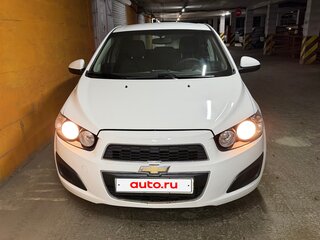 2014 Chevrolet Aveo II, белый, 490000 рублей, вид 1