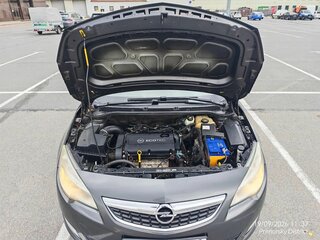 2011 Opel Astra J, серый, 590000 рублей, вид 3