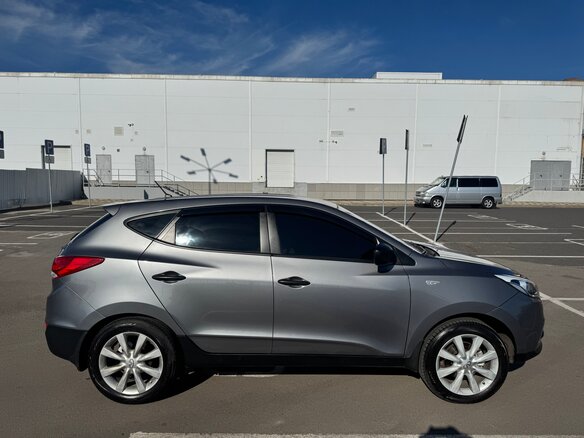 2011 Hyundai ix35 I, серебристый, 1100000 рублей - вид 2