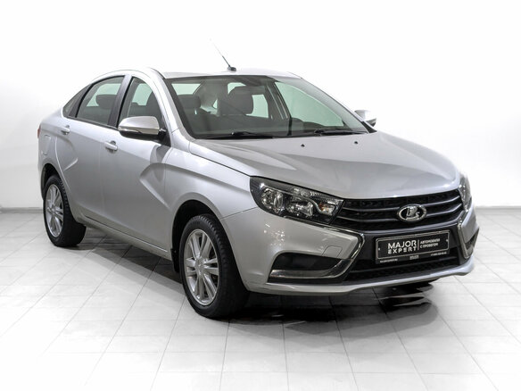2019 Lada (ВАЗ) Vesta I, серебристый, 900000 рублей - вид 2