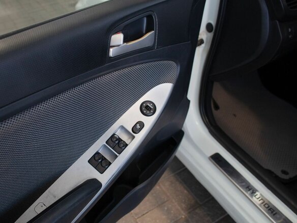 2011 Hyundai Solaris I, белый - вид 32