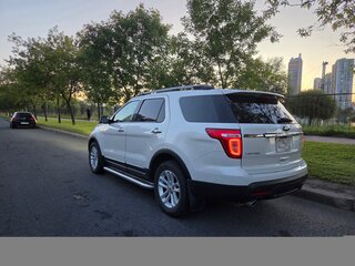 2012 Ford Explorer V, белый, 2090000 рублей, вид 3