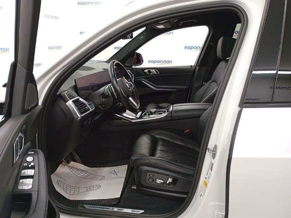 2022 BMW X7 40i I (G07) Рестайлинг, белый, 11500000 рублей - вид 7