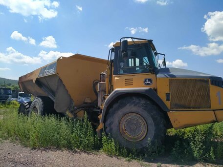 2013 John Deere Самосвалы, жёлтый, 2966138 рублей, вид 2