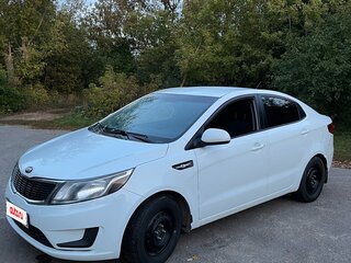 2014 Kia Rio III, белый, 550000 рублей, вид 1