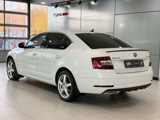 2020 Skoda Octavia III (A7) Рестайлинг, белый, 1815000 рублей, вид 4