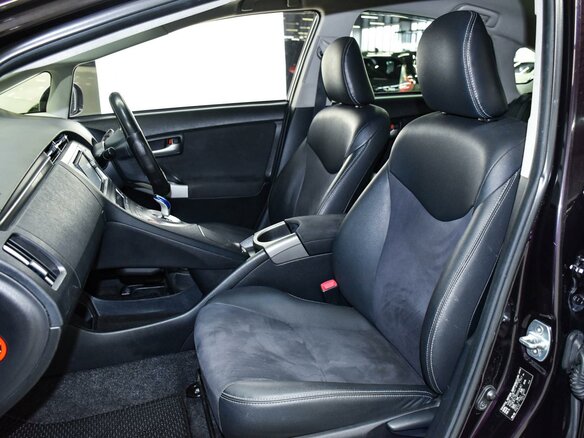 2013 Toyota Prius III Рестайлинг (XW30), фиолетовый - вид 9