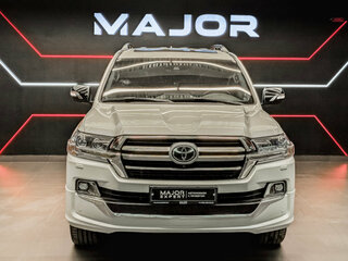 2019 Toyota Land Cruiser 200 Series Рестайлинг 2, белый, 7550000 рублей, вид 2
