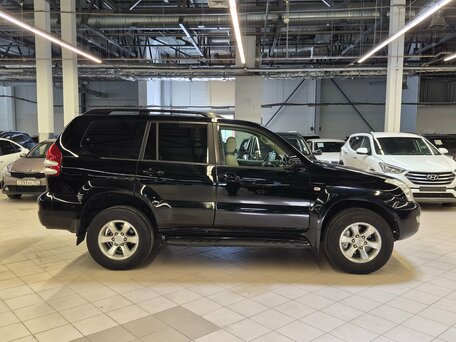 2007 Toyota Land Cruiser Prado 4-speed 120 Series Рестайлинг, чёрный, 1830000 рублей, вид 4