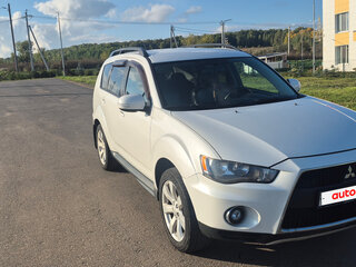 2011 Mitsubishi Outlander II Рестайлинг, белый, 1450000 рублей, вид 2