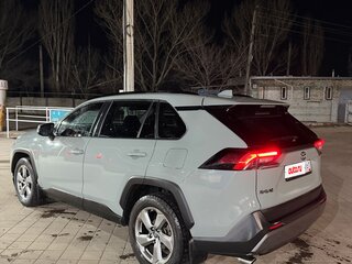 2020 Toyota RAV4 V (XA50), зелёный, 3000000 рублей, вид 4