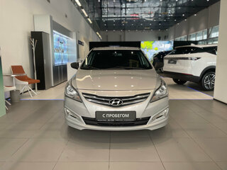 2014 Hyundai Solaris I Рестайлинг, серебристый, 939000 рублей, вид 2