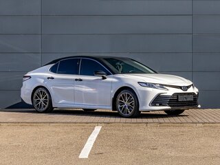 2021 Toyota Camry VIII (XV70) Рестайлинг, белый, 2495000 рублей, вид 3