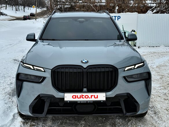 2023 BMW X7 40i I (G07) Рестайлинг, серый, 10400000 рублей - вид 3