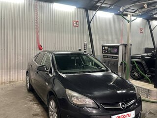 2013 Opel Astra J Рестайлинг, чёрный, 780000 рублей, вид 4